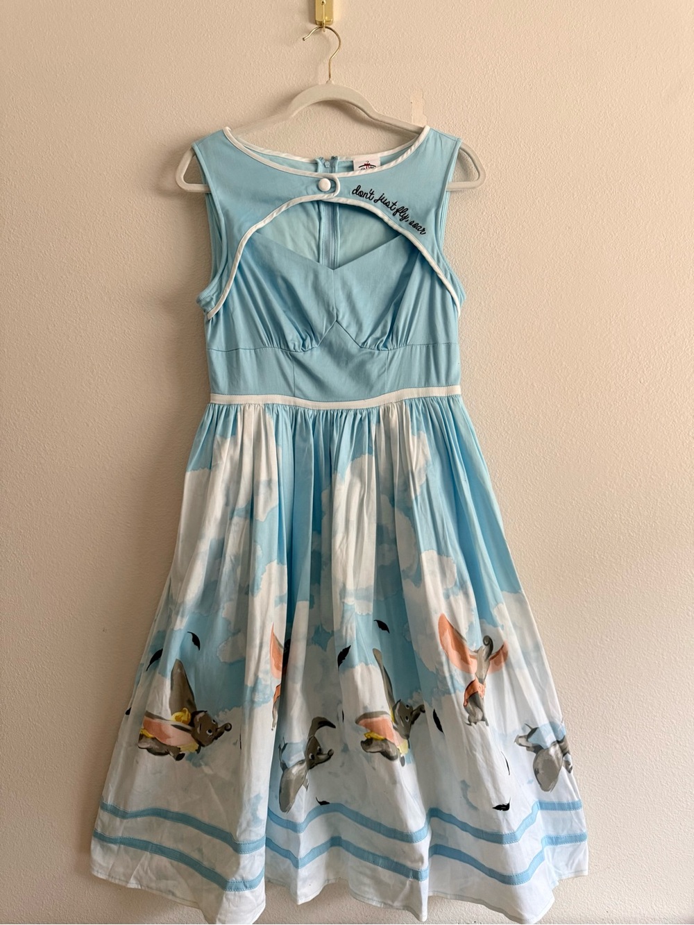 The Dress Shop Disney Parks Dumbo Dress Sz M light blue retro - Picture 2 of 10